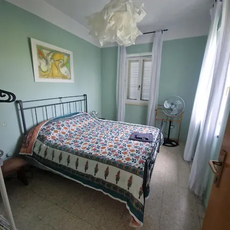 Holiday home Large Country House In Le Marche Montadamo